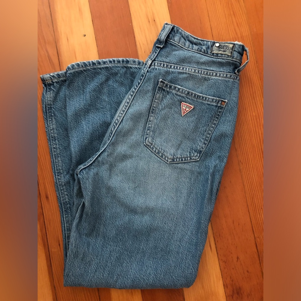 GUESS Mom Jeans 27